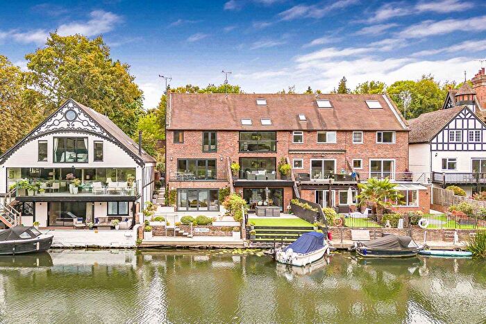 3 Bedroom Detached House For Sale In Shooters Hill, Pangbourne On Thames, Berkshire, RG8