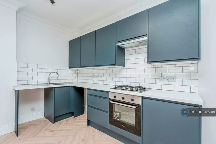 3 Bedroom Flat To Rent In Western Parade, Southsea, PO5