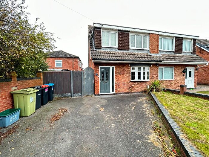 3 Bedroom Semi Detached House For Sale In Talbot Road, Great Sutton, CH66