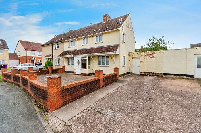4 Bedroom Semi-Detached House For Sale In Middleway Green, Bilston, WV14