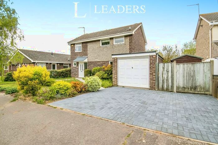 3 Bedroom Detached House To Rent In Sutherland Drive, NR32