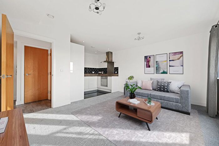 1 Bedroom Flat For Sale In London Road, Mitcham, CR4