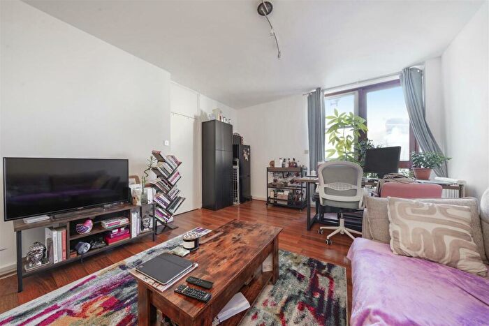 2 Bedroom Apartment To Rent In Heath Street, Hampstead, London, NW3