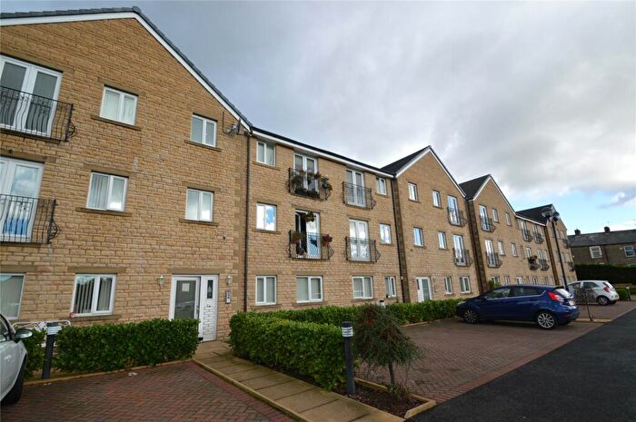 2 Bedroom Apartment To Rent In Barleyfield Mews, Burnley, Lancashire, BB12
