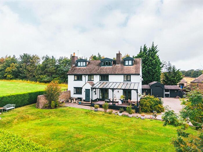 4 Bedroom Detached House For Sale In Long Line, Sheffield, S11