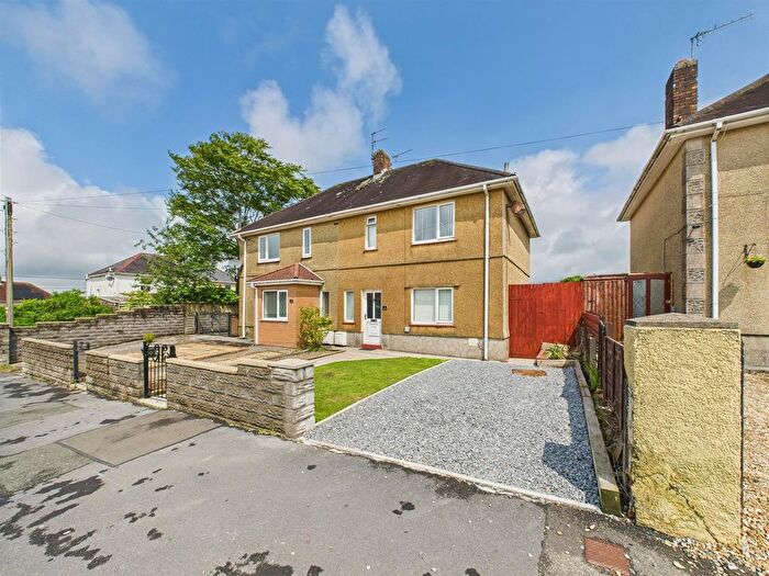 2 Bedroom Semi-Detached House For Sale In Amanwy, Llanelli, SA14