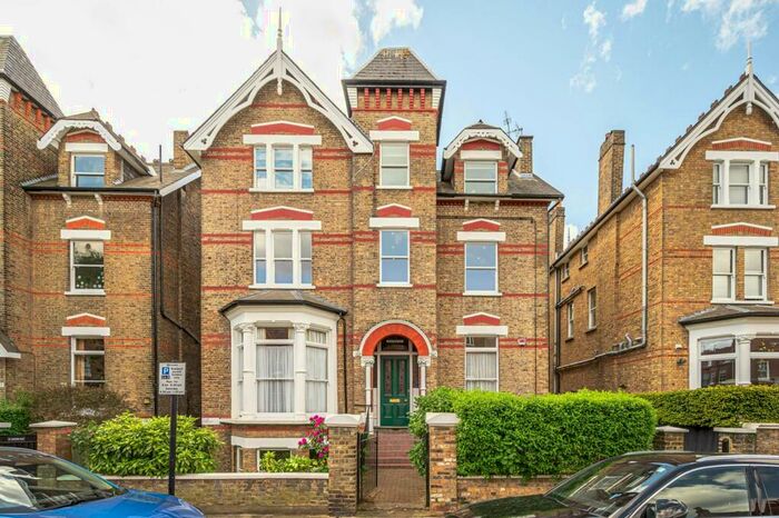 4 Bedroom Flat To Rent In Lambolle Road, Belsize Park, London, NW3
