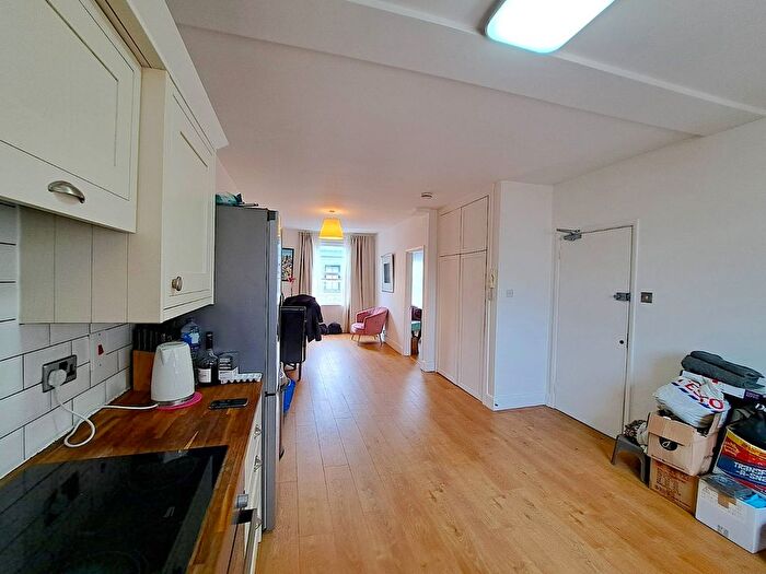 1 Bedroom Flat To Rent In Greyhound Road, London, W6