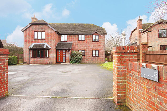 6 Bedroom Detached House For Sale In Blue Hayes Close, Andover, Andover, SP10