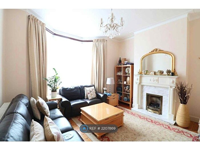 4 Bedroom Terraced House To Rent In Bayston Road, London, N16