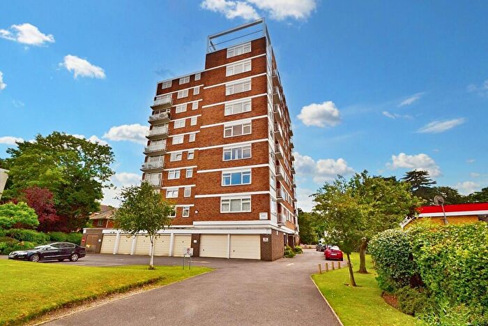 3 Bedroom Flat To Rent In Bournemouth, BH1