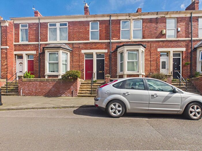 3 Bedroom Flat For Sale In Windsor Avenue, Gateshead, NE8