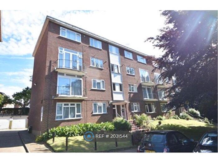 2 Bedroom Flat To Rent In The Larches, Luton, LU2