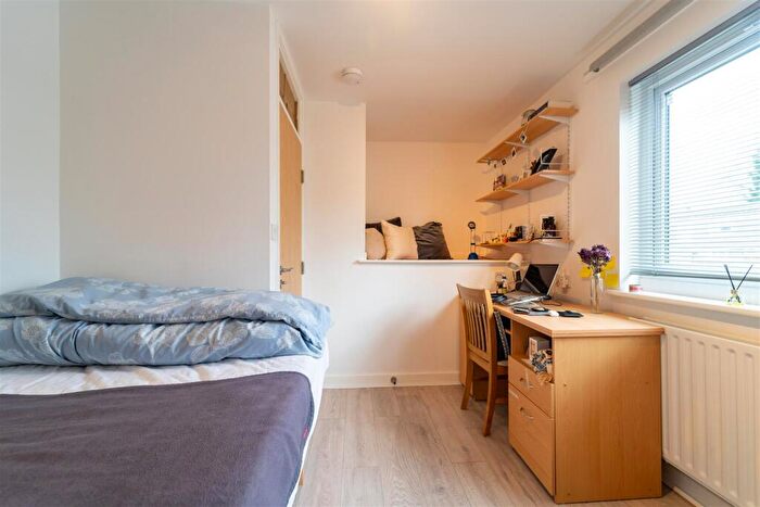 5 Bedroom House To Rent In Leeson Walk, Birmingham, B17