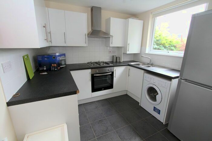 5 Bedroom Semi-Detached House To Rent In Mitchell Avenue, Coventry, CV4