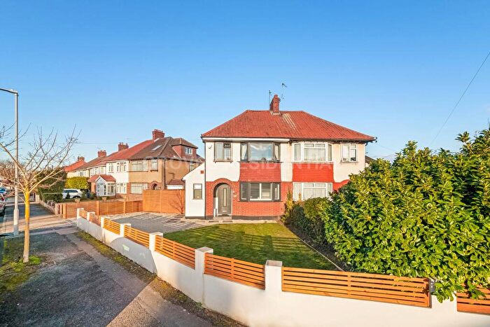 3 Bedroom Semi Detached House For Sale In Hawkhurst Way, New Malden, KT3