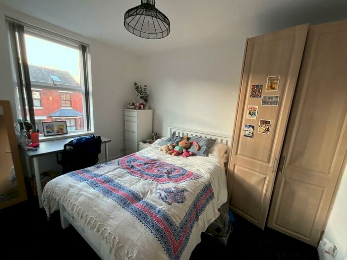 5 Bedroom Semi-Detached House To Rent In Balfour Road, Nottingham, Nottinghamshire, NG7