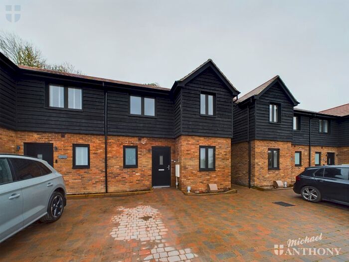 3 Bedroom Semi-Detached House To Rent In Sewell, Dunstable, LU6