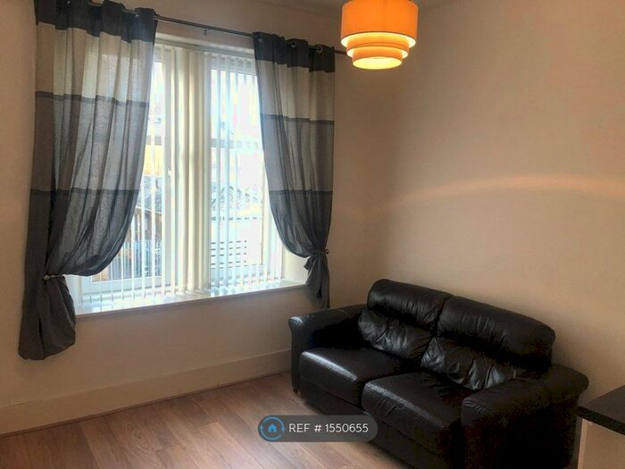1 Bedroom Flat To Rent In Sharp Street, Gourock, PA19