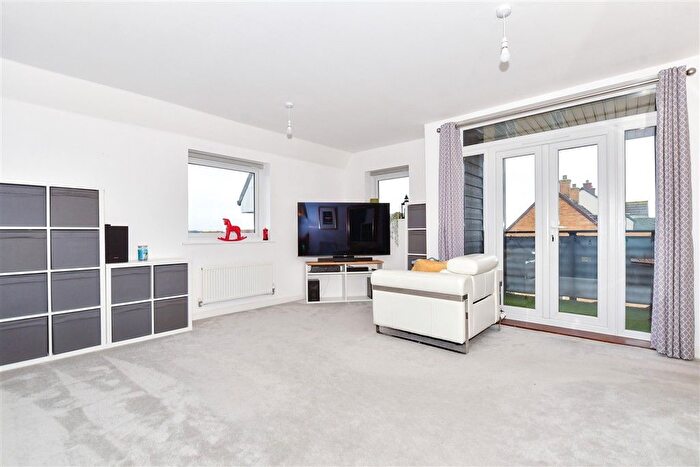 2 Bedroom Flat For Sale In Finn Farm Road, Ashford, Kent, TN25