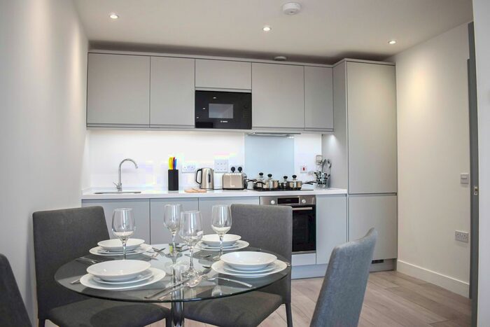 1 Bedroom Flat To Rent In Carlton House, New London Road, Chelmsford, Essex, CM2