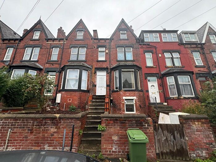 3 Bedroom Terraced House To Rent In Roundhay Mount, Leeds, West Yorkshire, LS8