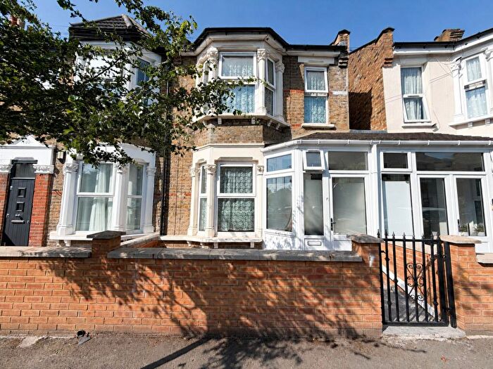 6 Bedroom Semi-Detached House To Rent In Mayville Road, London, E11