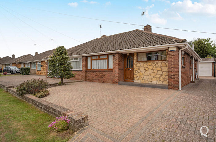 3 Bedroom Bungalow For Sale In Windsor Drive, Sittingbourne, Kent, ME10