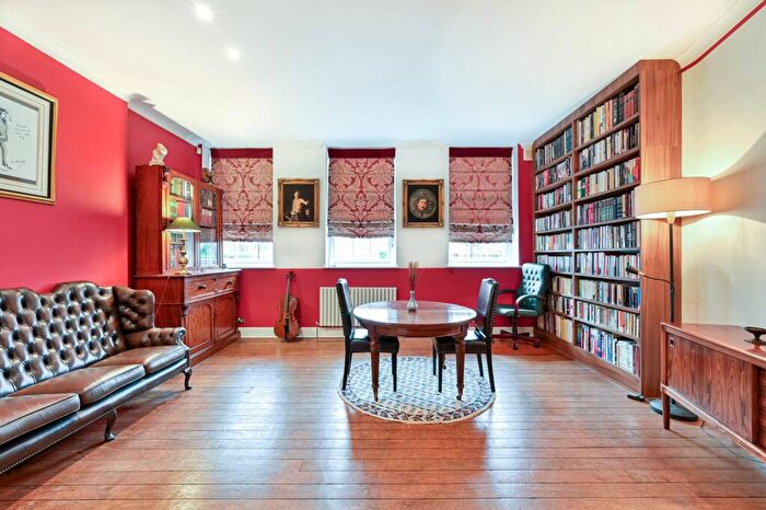 2 Bedroom Flat For Sale In Lilford Road, Camberwell, London, SE5