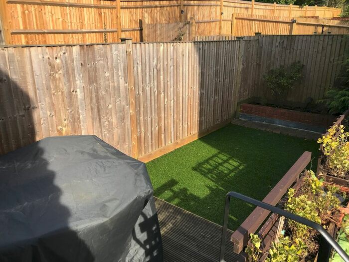 2 Bedroom Flat To Rent In London Road, Sevenoaks, Kent, TN13