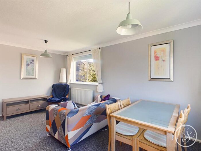 1 Bedroom Flat To Rent In Woodland Grove, Leeds, LS7