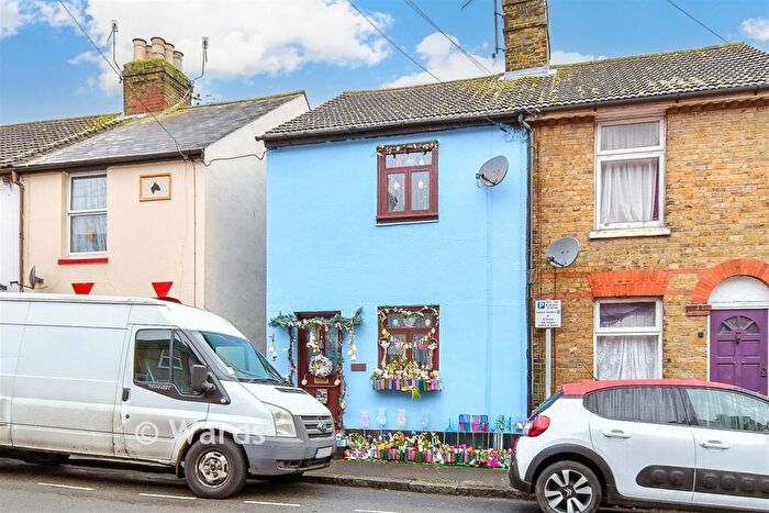 2 Bedroom Semi Detached House For Sale In St. John's Road, Faversham, Kent, ME13