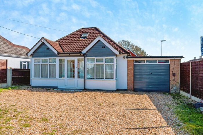 4 Bedroom Detached Bungalow For Sale In Coates Road, Southampton, SO19