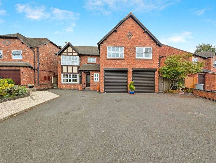 5 Bedroom Detached House For Sale In Hollyfields, Winterley, Sandbach, CW11