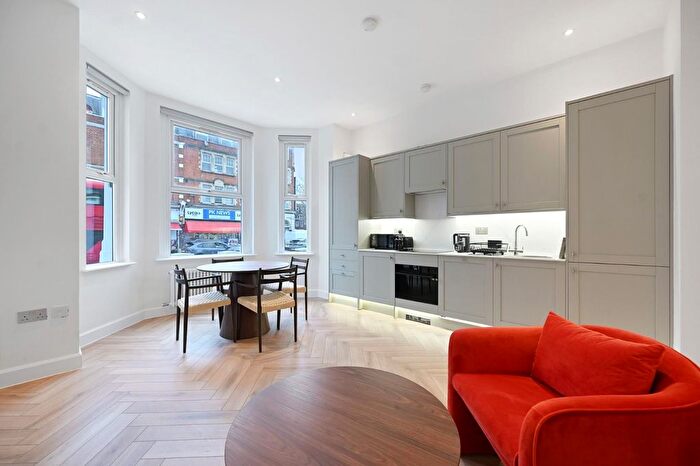 2 Bedroom Flat For Sale In Uxbridge Road, London, W12
