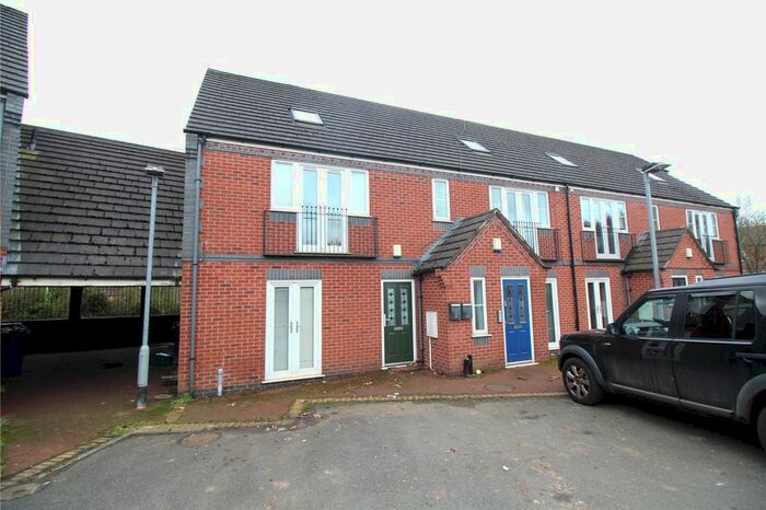 2 Bedroom Flat To Rent In Beasley Avenue, Newcastle, Staffordshire, ST5