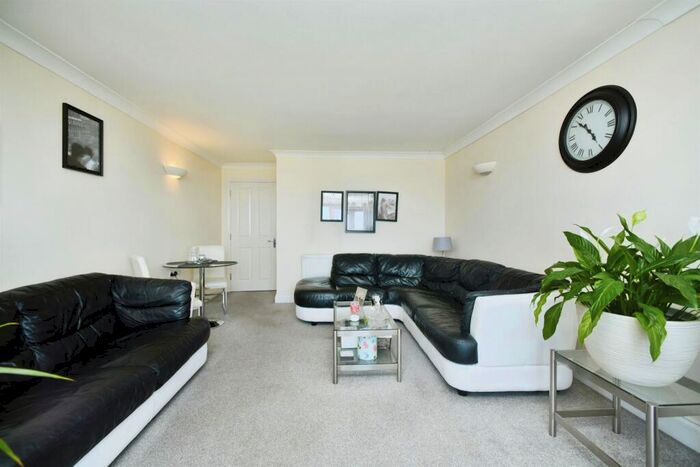 2 Bedroom Flat For Sale In Newlands Road, Rottingdean, Brighton, BN2