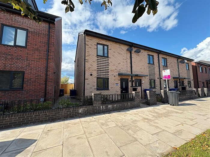 2 Bedroom House To Rent In Woodfield Way, Balby, Doncaster, DN4