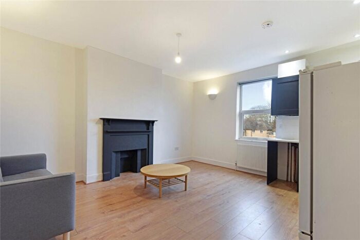 2 Bedroom Semi Detached House To Rent In Lordship Park, Lordship Park, N16