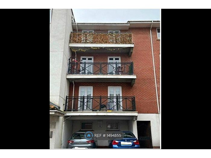 2 Bedroom Flat To Rent In Hermitage Close, London, SE2