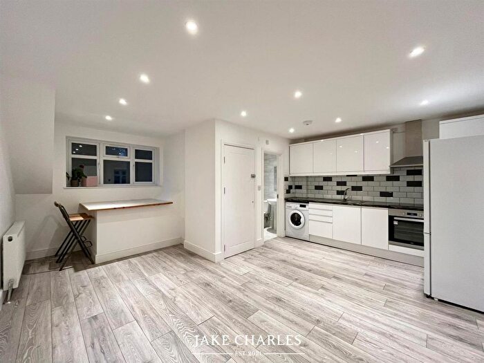 1 Bedroom Flat To Rent In Appleby Street, Cheshunt, Waltham Cross, EN7