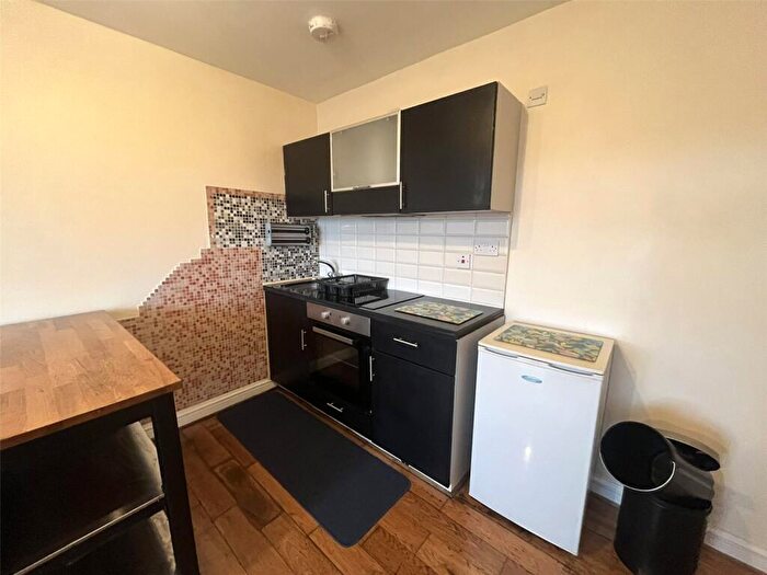 1 Bedroom Apartment For Sale In Weavers Brook, Ovenden, Halifax, HX2