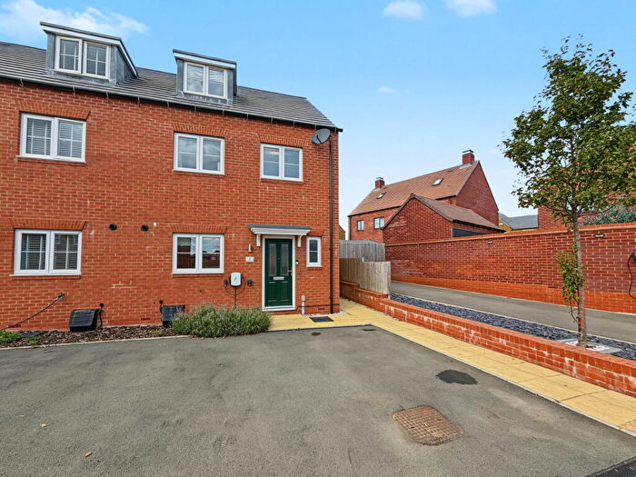 4 Bedroom Semi-Detached House For Sale In Alder Drive, Harpole, NN7