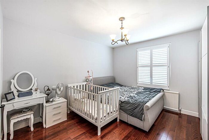 3 Bedroom Flat To Rent In Lushington Road, London, NW10
