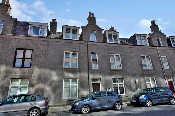 1 Bedroom Flat To Rent In Hardgate, Top Floor Right, Aberdeen, AB11