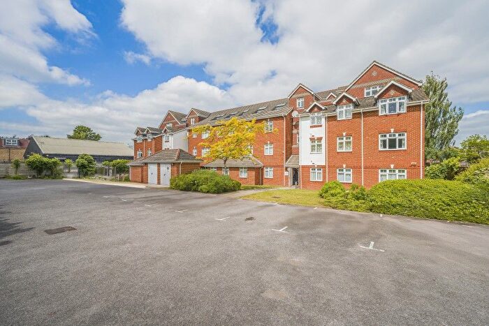 2 Bedroom Flat To Rent In Ashford, Surrey, TW15