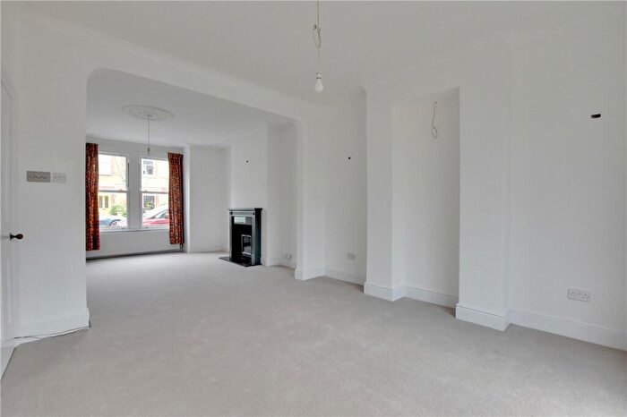 3 Bedroom End Of Terrace House For Sale In Chalcroft Road, Hither Green, London, SE13