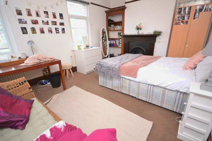 5 Bedroom Terraced House To Rent In Donnington Road, Reading, RG1