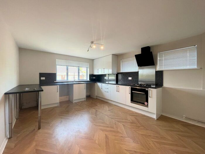 3 Bedroom Flat To Rent In The Ridgway, Brighton, BN2