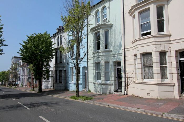 1 Bedroom Flat To Rent In Egremont Place, Brighton, BN2